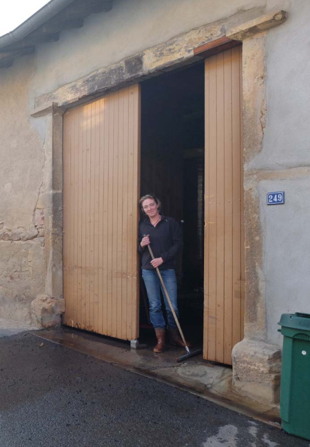 3julie_balagny_wine_farm_chai_door
