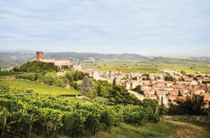 Soave town with its impressive Scaligero castle ramparts and tower, which date back largely to the 13th and 14th centuries.