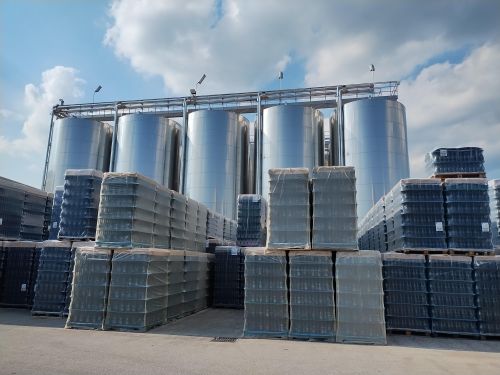 Cantina Montelliana's skyscraper-like steel tanks