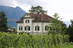 Liechtenstein: Villa an der Landstraße in Vaduz