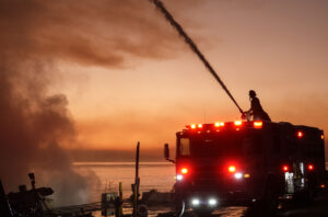 Firefighters fighting Losa Angeles wildfires: Pacific Palisades