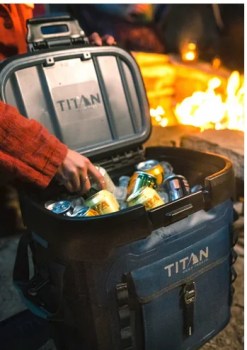 Titan Leak-proof Welded Cooler (image: Arctic Zone)